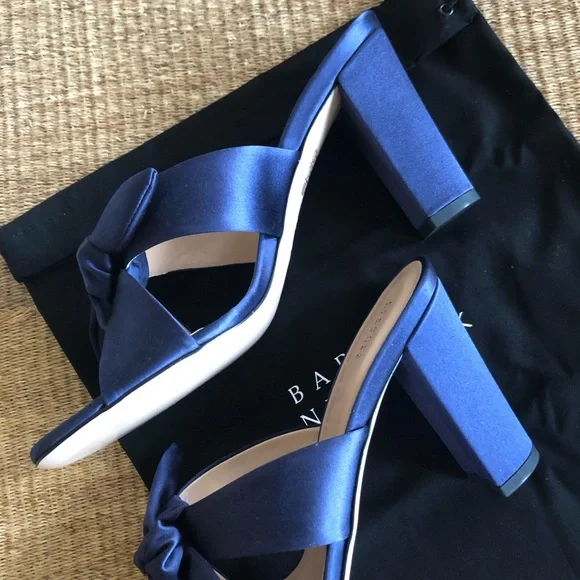 Barneys New York Silk Sandals from Italy in Navy. Size 39, 3.5” Heel. New! - Picture 4 of 13